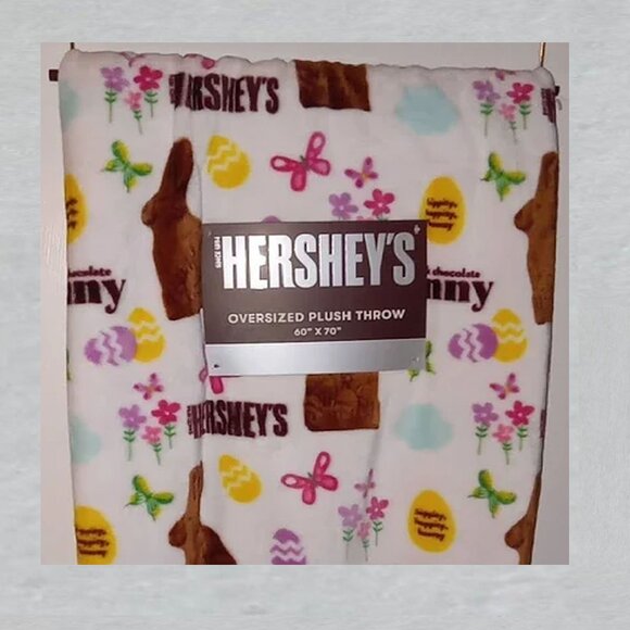 Hershey's Bunny Oversized Plush Throw Blanket Measures 50 x 70 in - Picture 1 of 2